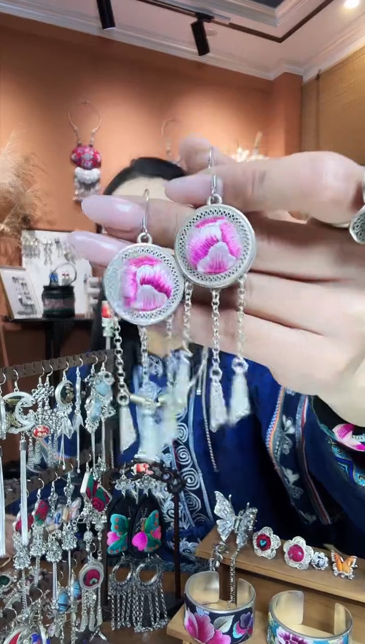 【闪购商品】刺绣纯手工民族风耳环