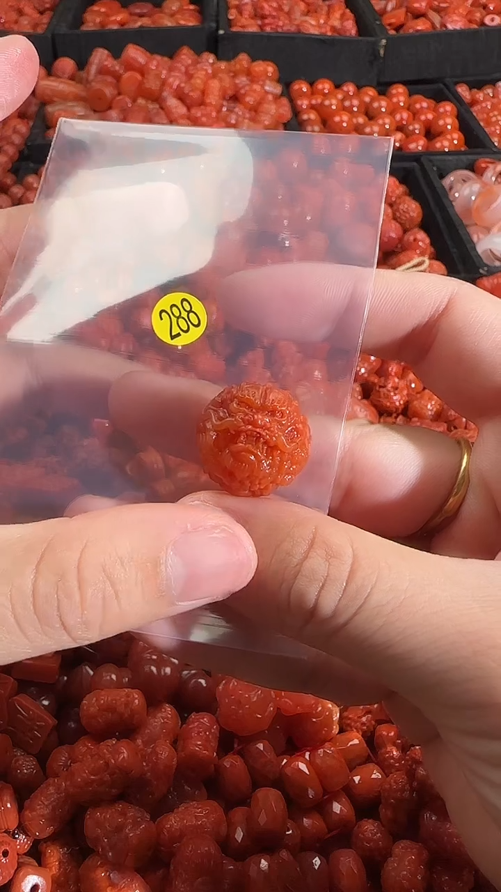 颈饰未镶嵌南红玛瑙1