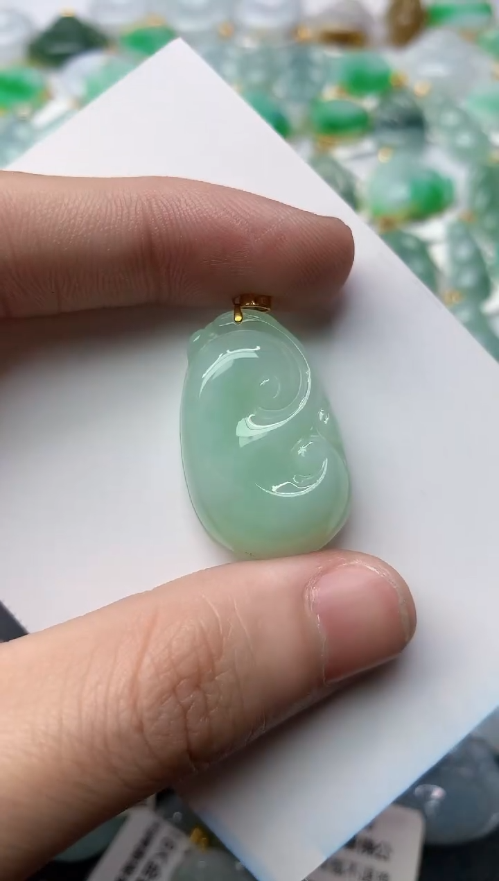【闪购商品】翡翠颈饰18K金镶嵌28........