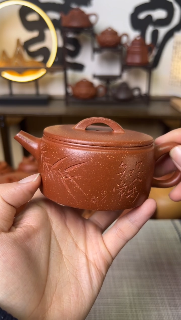 【闪购商品】段泥茶壶红降坡一片瓦刻绘150CC-甘来兵