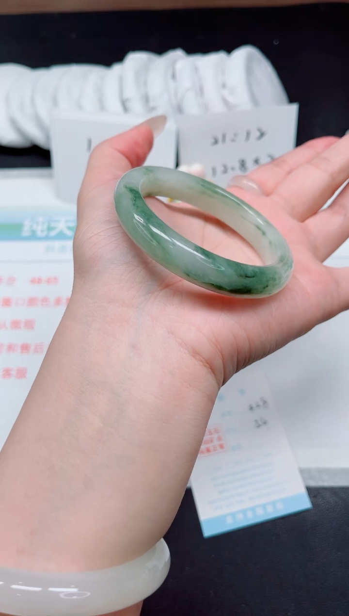 【闪购商品】石英质玉手镯未镶嵌438-54