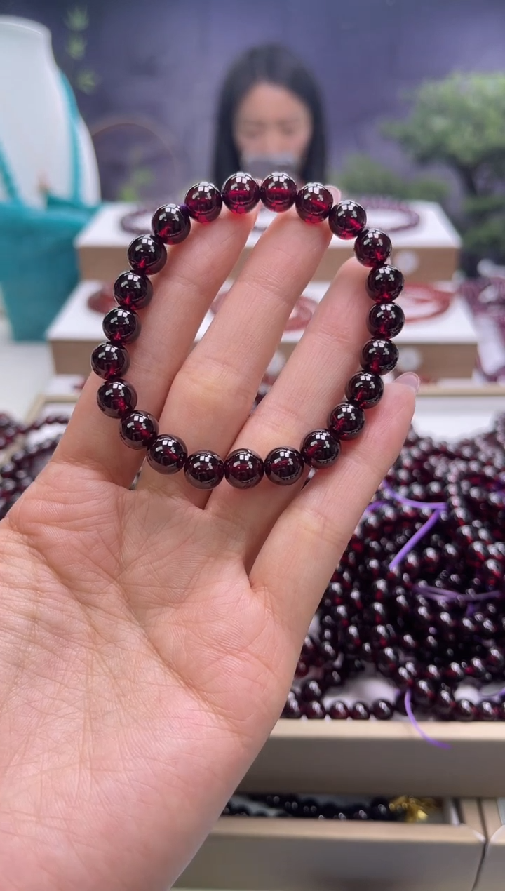 【闪购商品】石榴石手串未镶嵌紫牙乌石榴石8mm+，多样式发一