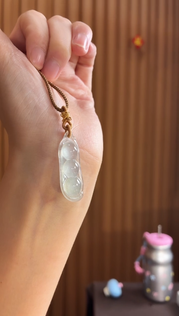 颈饰未镶嵌翡翠吊坠