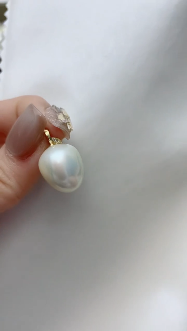 【闪购商品】海水珍珠颈饰18K金镶嵌A168