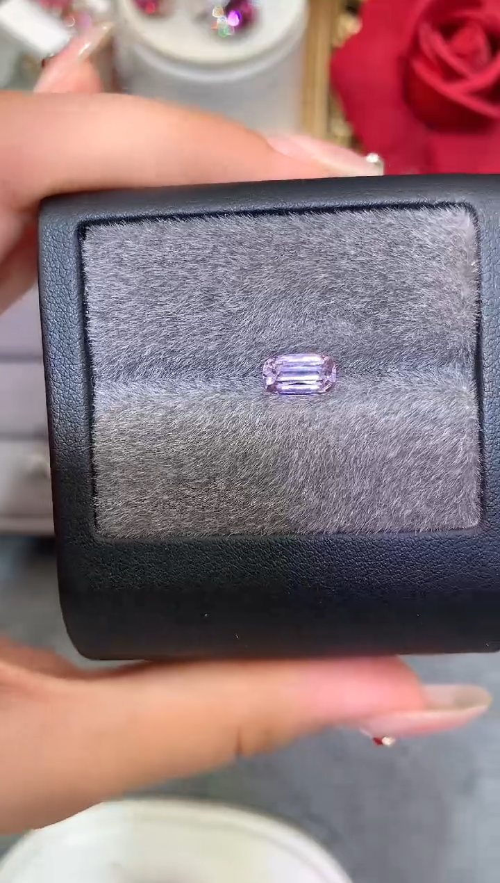 未镶嵌裸石定制尖晶石欧切 金属紫色调 1.48ct