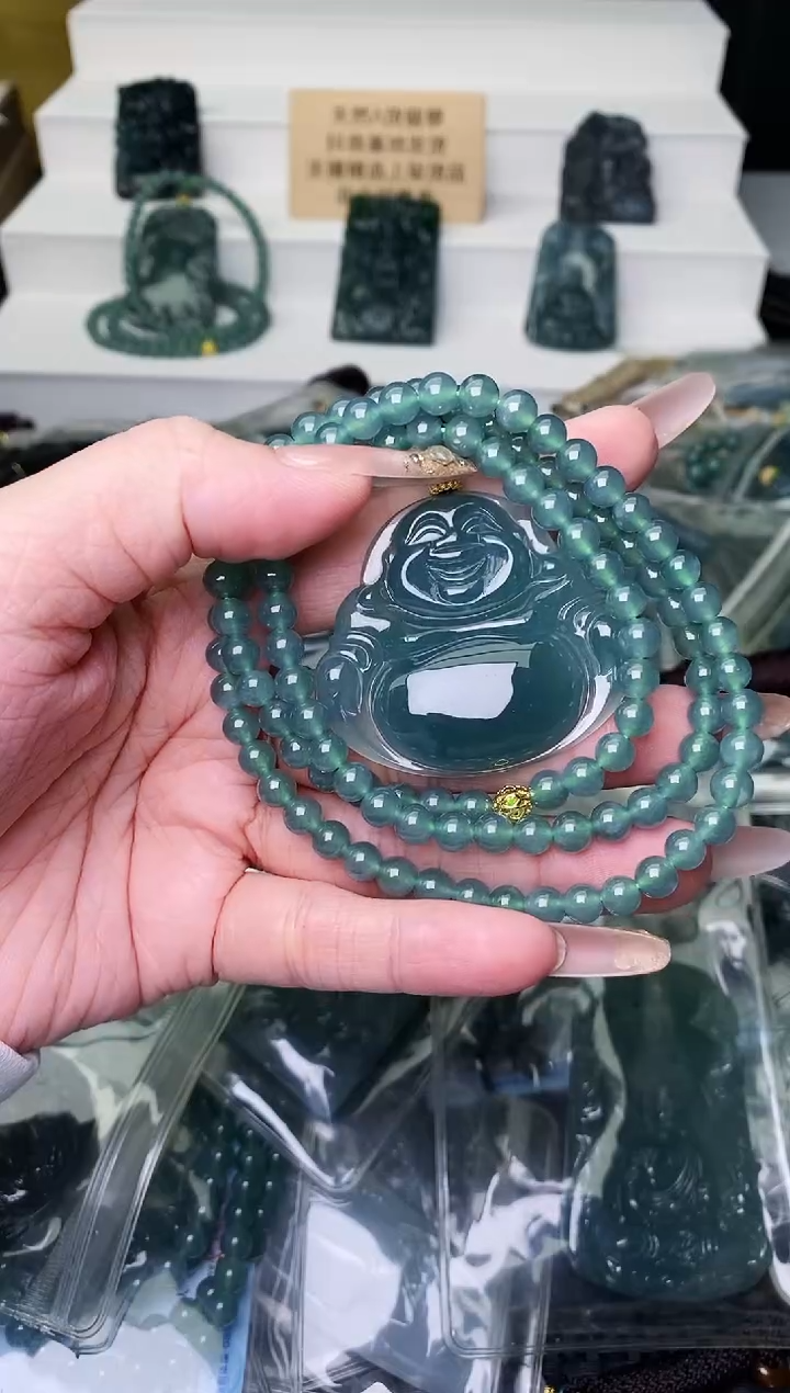 颈饰未镶嵌翡翠 