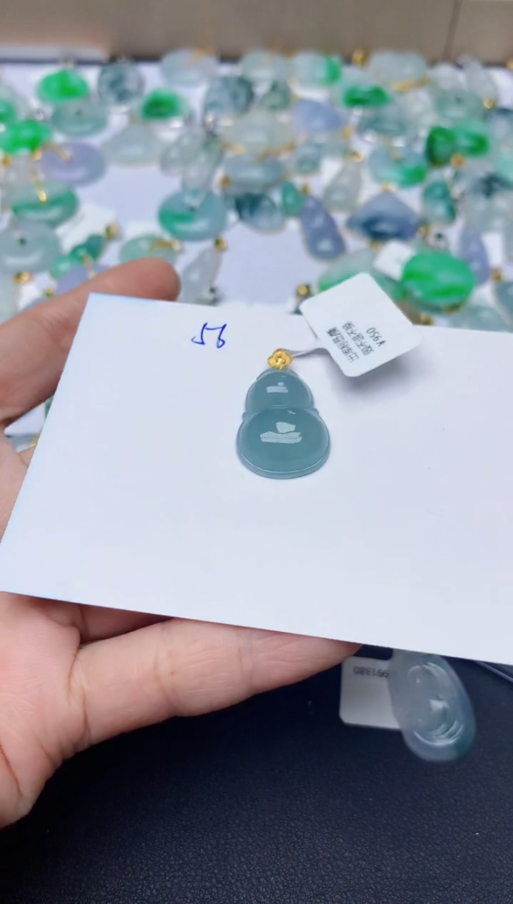 【闪购商品】翡翠颈饰18K金镶嵌天然翡翠A货   