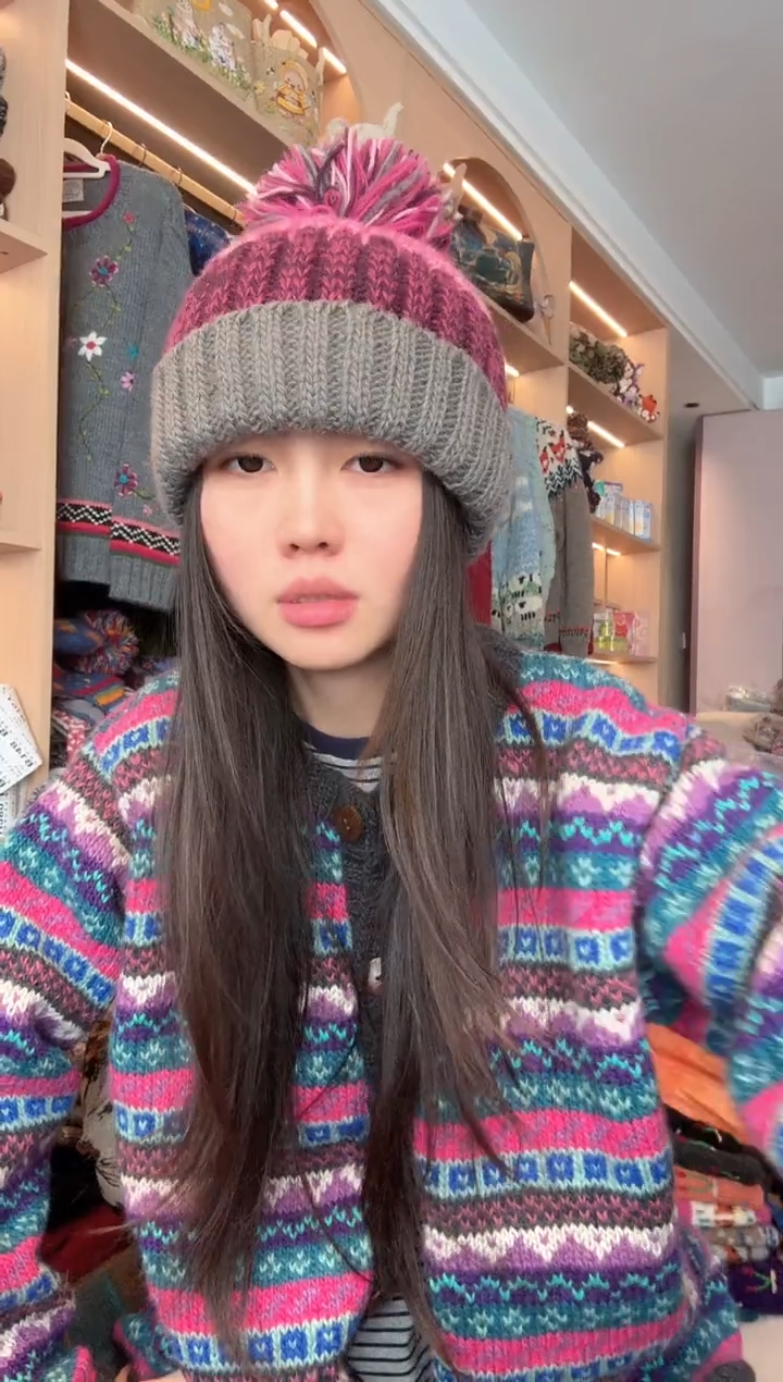 羊毛灰紫翻边帽  