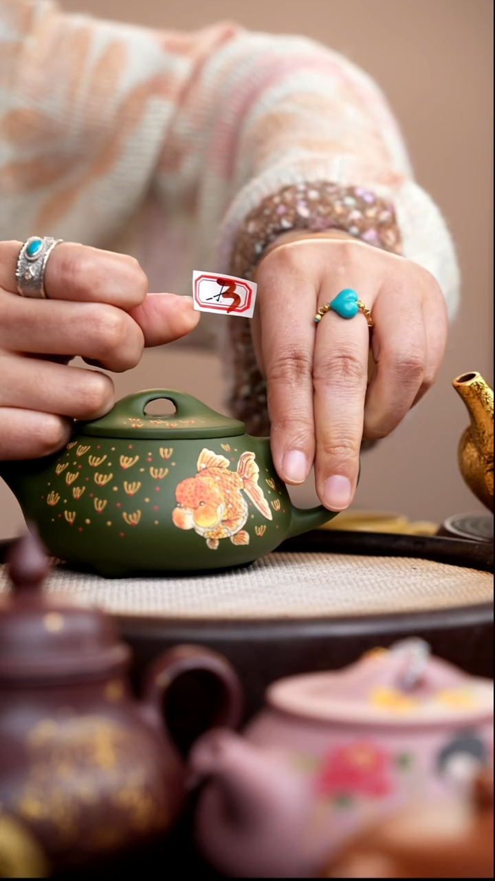 茶壶紫砂003 民国绿景舟石瓢泥绘金鱼