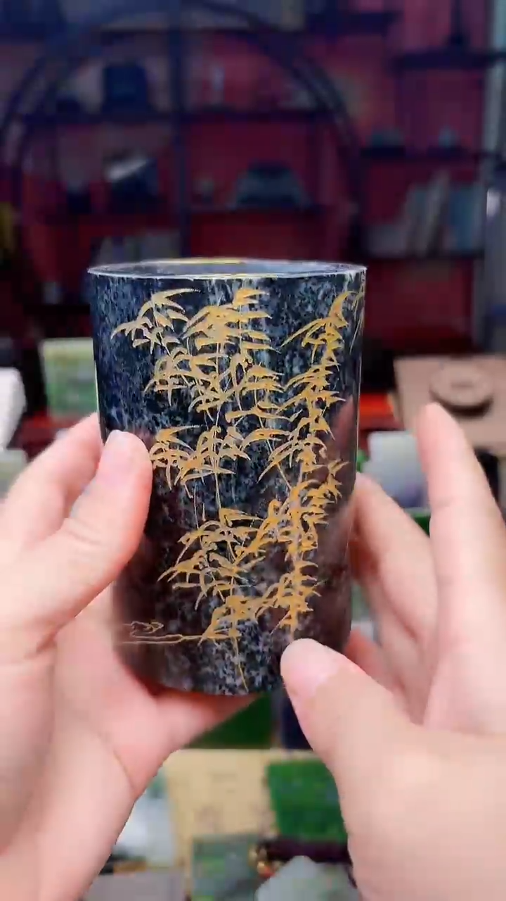 独山玉未镶嵌笔筒184