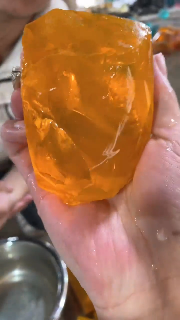 新疆五彩石原石摆件