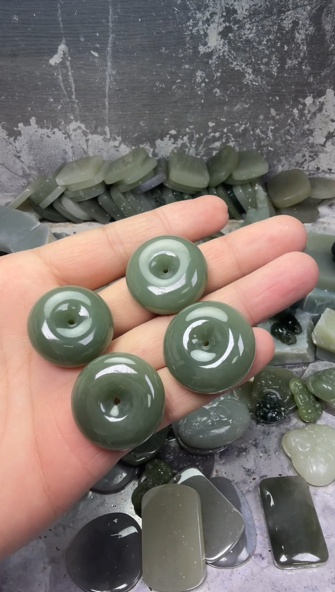 颈饰未镶嵌和田玉平安扣 多样性发一件