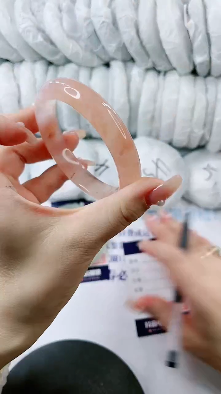 【闪购商品】石英质玉手镯未镶嵌0548648051-多样性发货