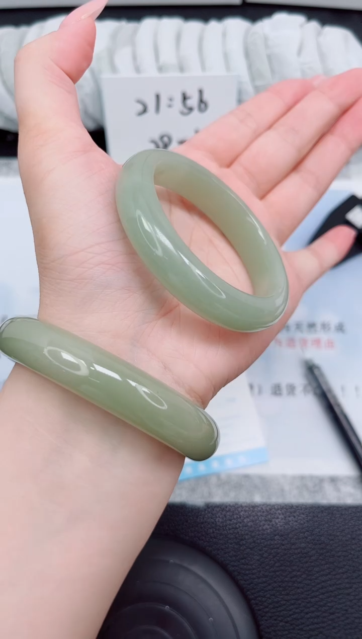 石英质玉手镯未镶嵌28-52.7