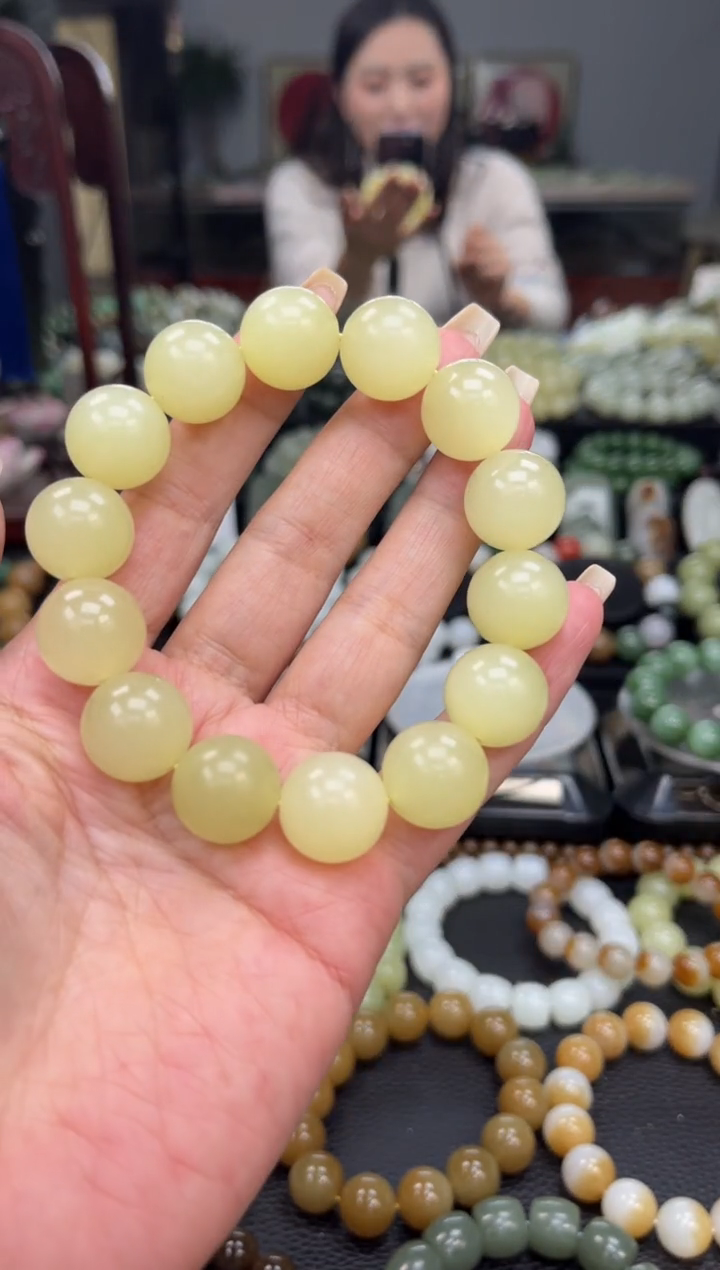 【闪购商品】和田玉手串未镶嵌鸡油黄卡16