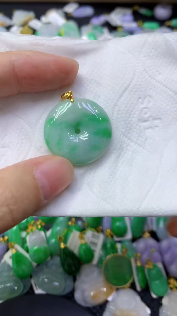 颈饰未镶嵌翡翠天然缅甸翡翠A货