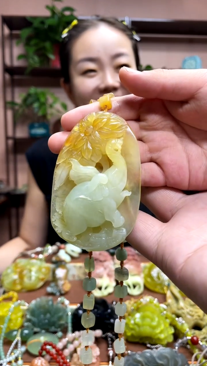 未镶嵌岫玉吊坠·