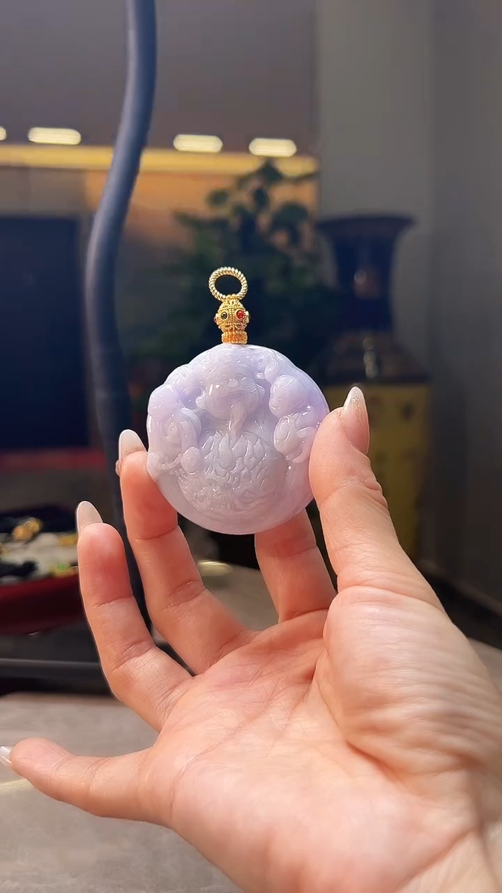 翡翠未镶嵌颈饰财神