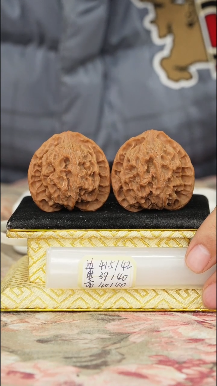 【闪购商品】文玩核桃把件苹果园