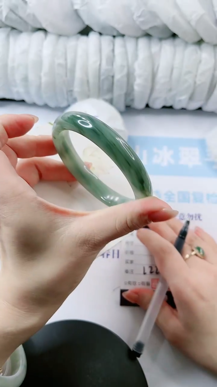 【闪购商品】石英质玉手镯未镶嵌多样性发货L220-64