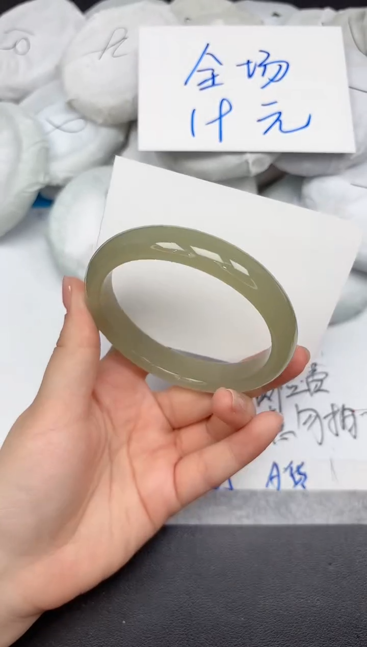 未镶嵌手镯石英质玉132-6364