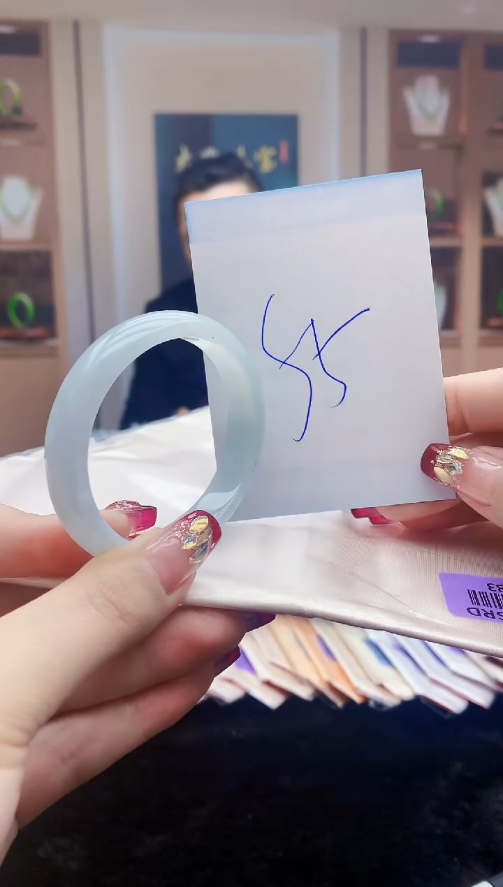 【闪购商品】翡翠手镯未镶嵌     H87-83