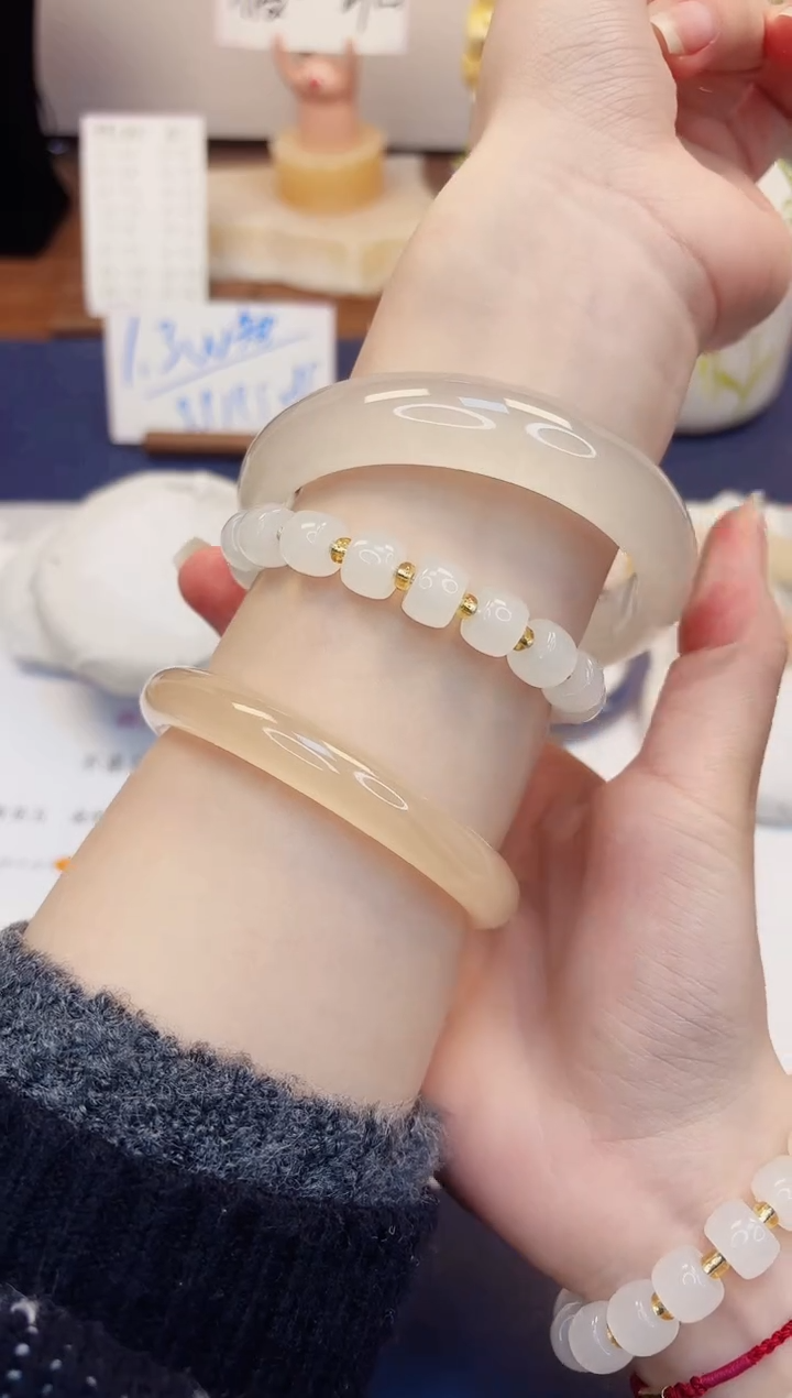 【闪购商品】石英质玉手镯未镶嵌378-财气镯-圈口66