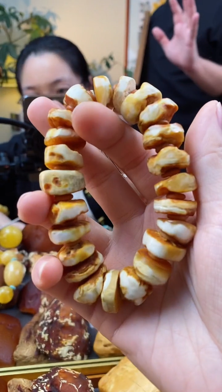 【闪购商品】琥珀手串未镶嵌手串