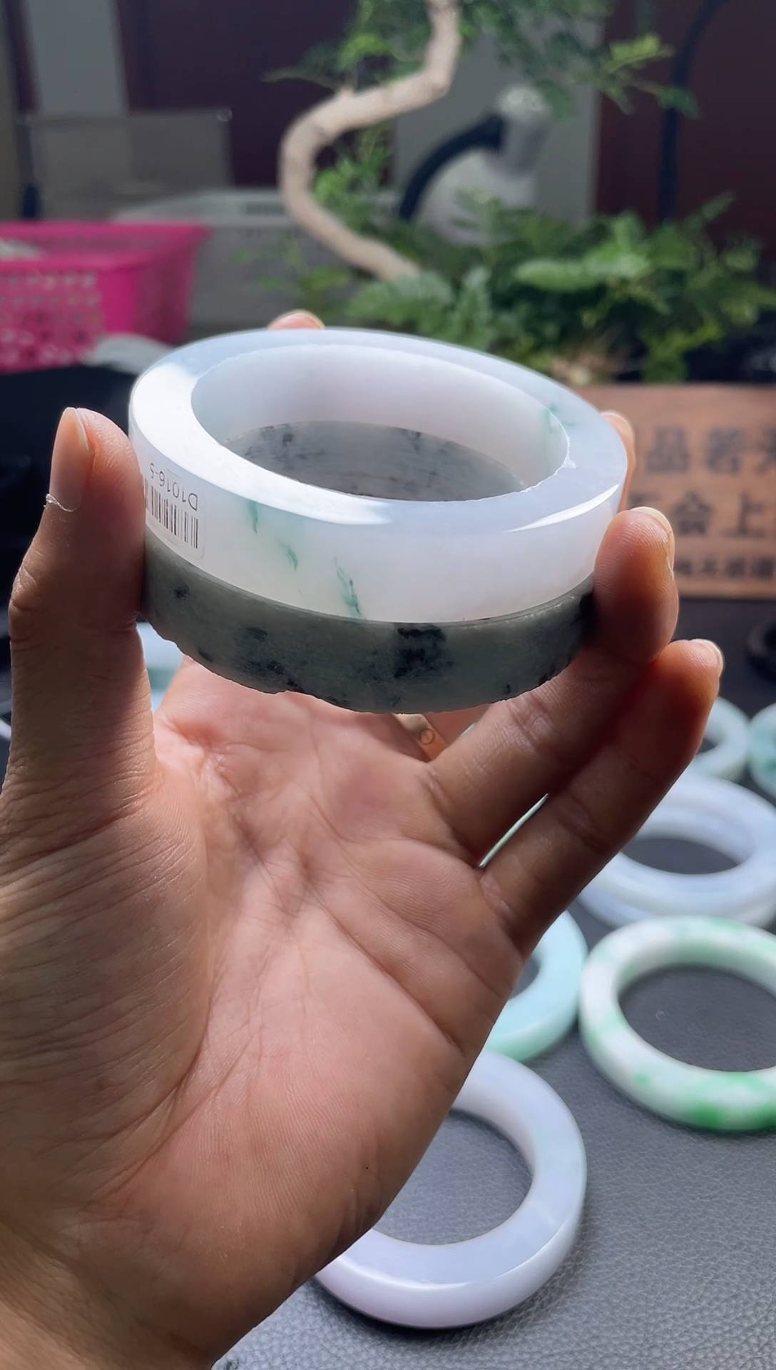 定制翡翠手镯未镶嵌发一件