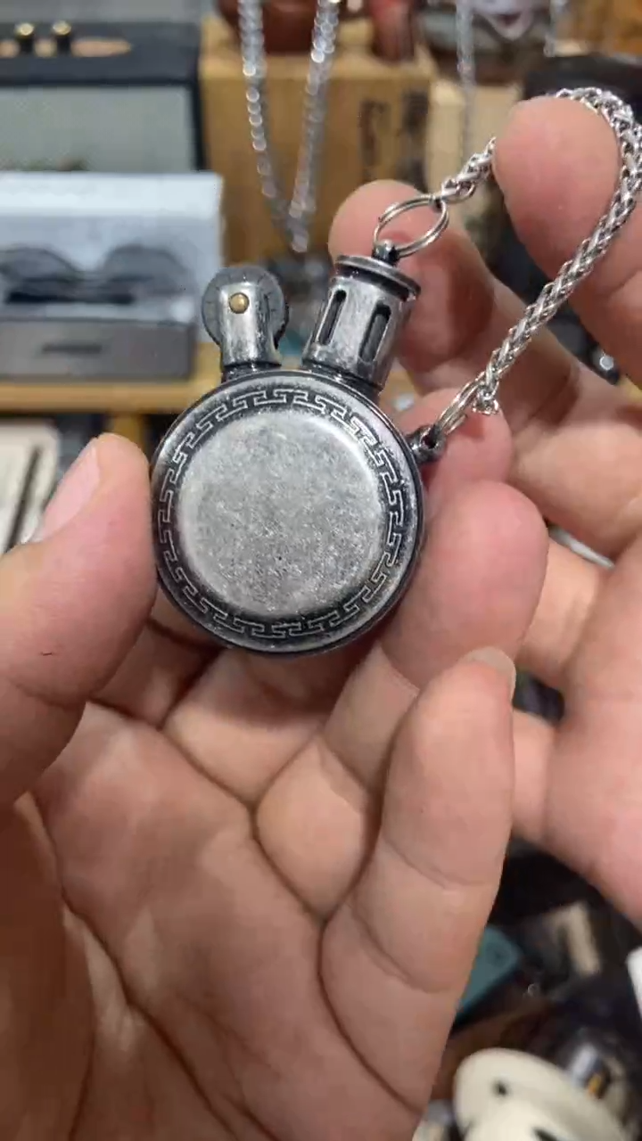 瓷片闪购商品  如图所示