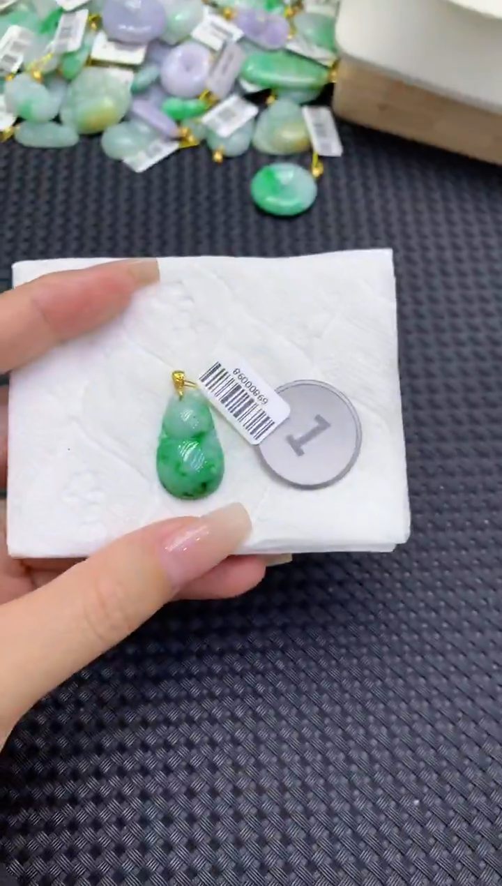 颈饰未镶嵌翡翠天然缅甸翡翠A货