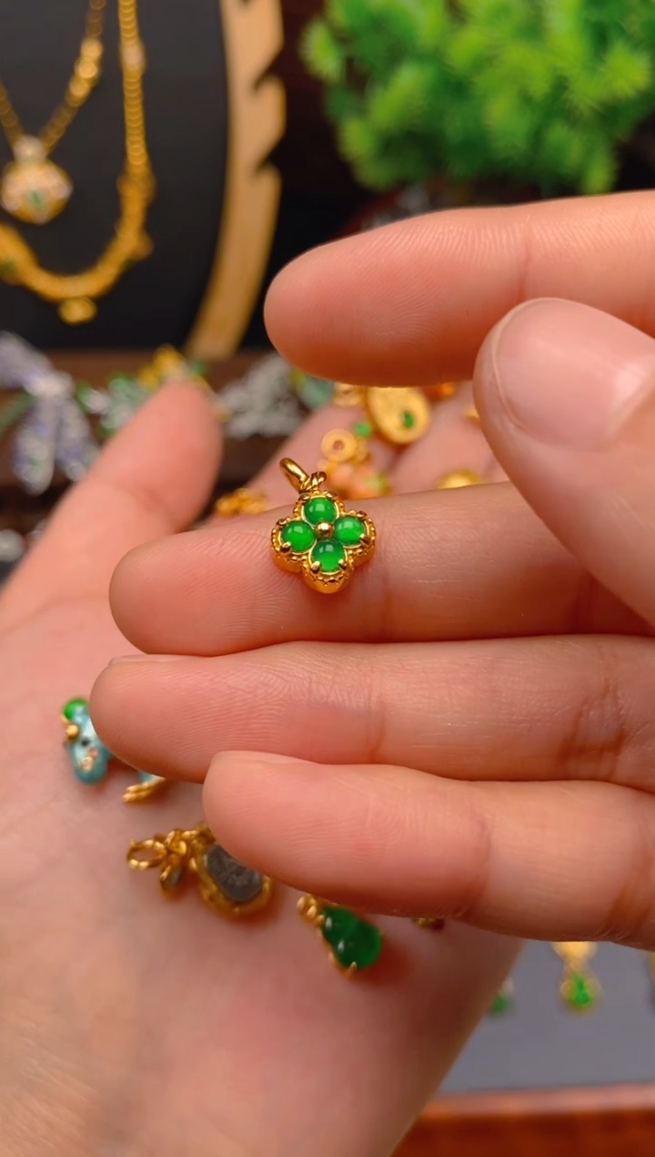 【闪购商品】翡翠吊坠(不含链)银S925镶嵌四叶草万能扣