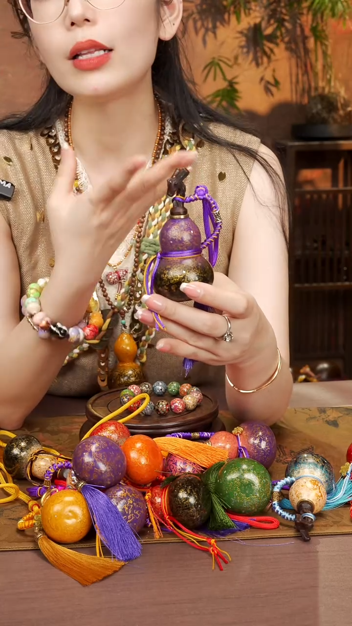 136 易林大漆开口小葫芦----178