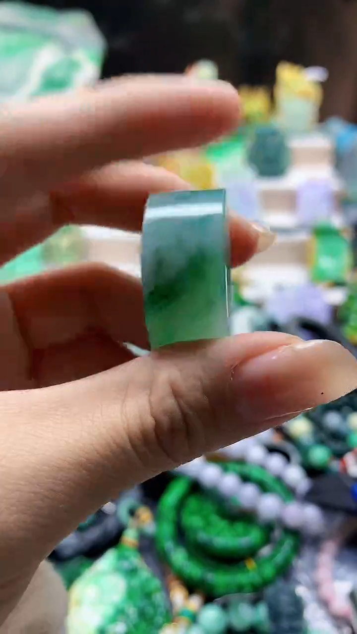 颈饰未镶嵌翡翠天然缅甸a货翡翠