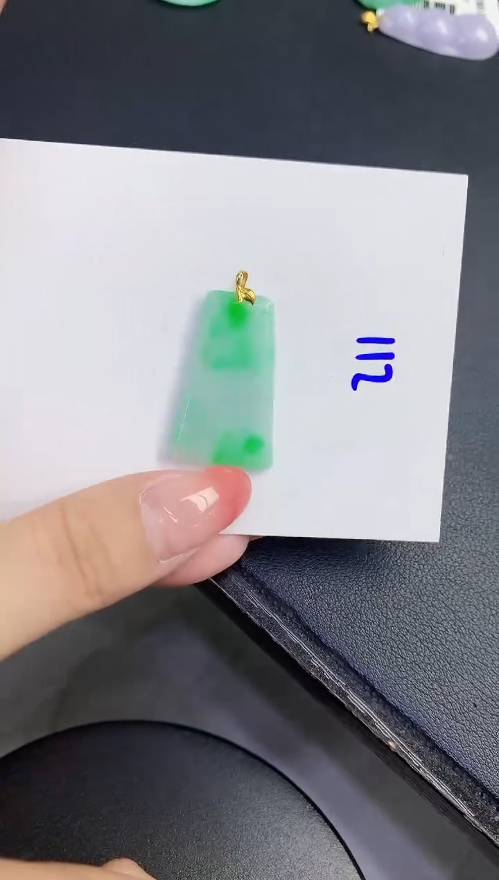 翡翠18K金镶嵌颈饰缅甸天然翡翠A货