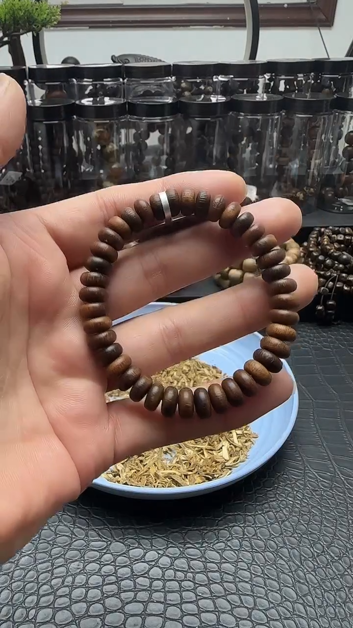 沉香沉香碎屑富森红土142号