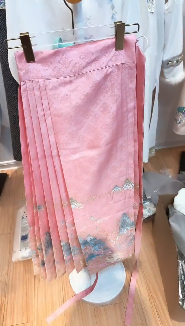 千里江山粉色织金马面S码