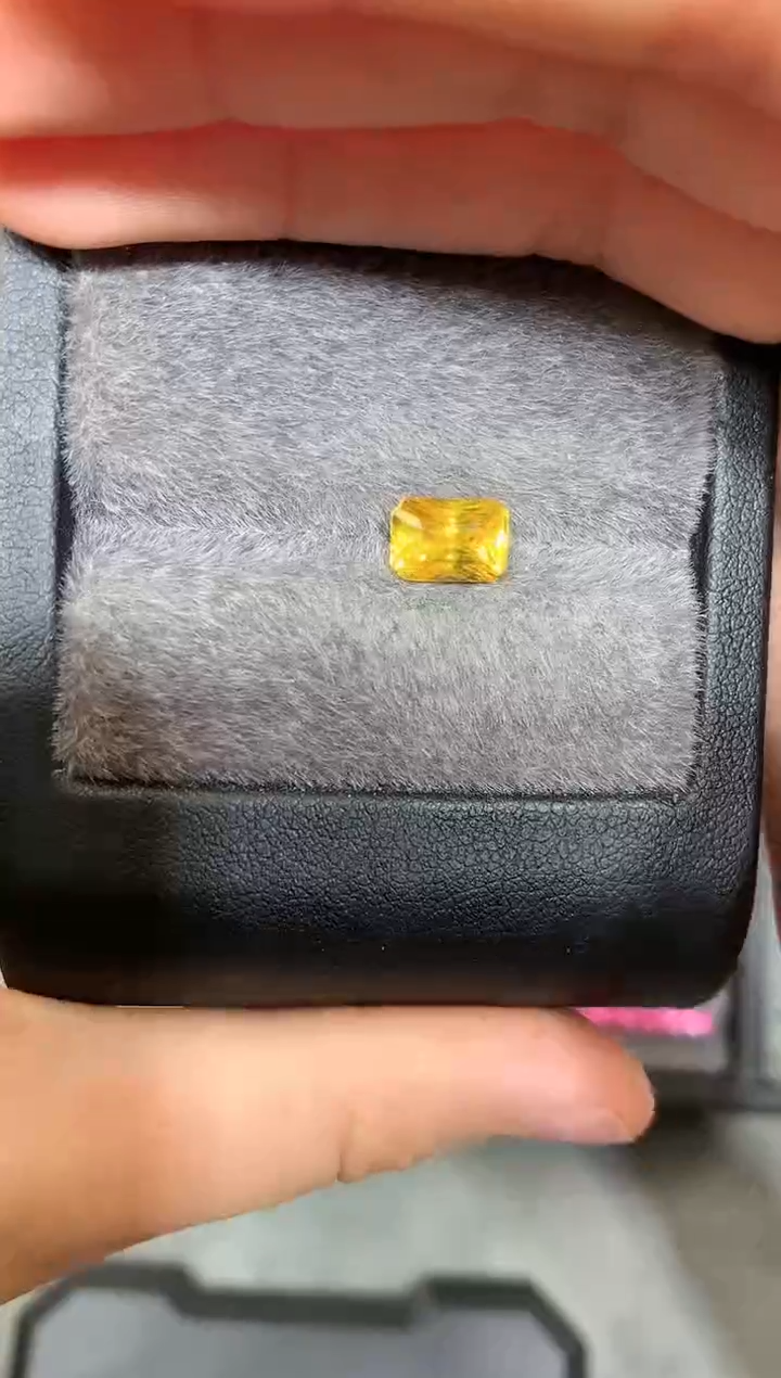 【闪购商品】定制蓝宝石裸石未镶嵌雷切 黄蓝宝石 2.51ct