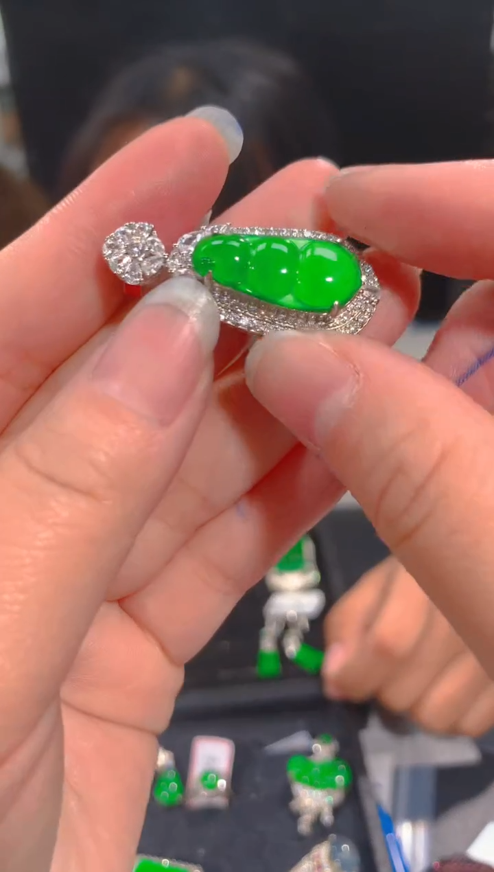 【闪购商品】定制翡翠未镶嵌109定制翡翠，多样性发货（发其一）