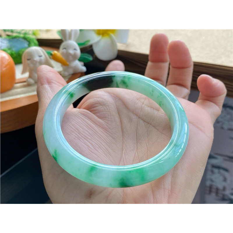 03.29批2456号55.3-8.3-7.8！郁郁葱葱的翠绿飘花镯！天然翡翠