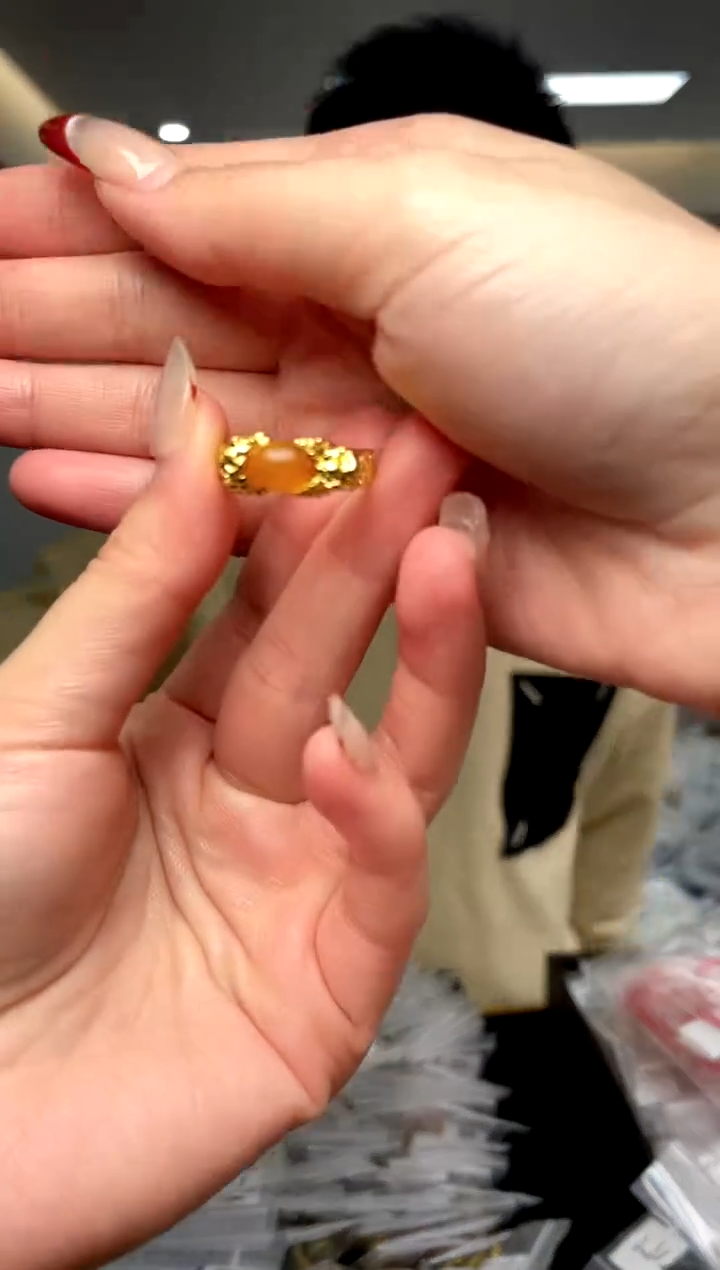 【闪购商品】蜜蜡裸石未镶嵌（多样性单个发货）