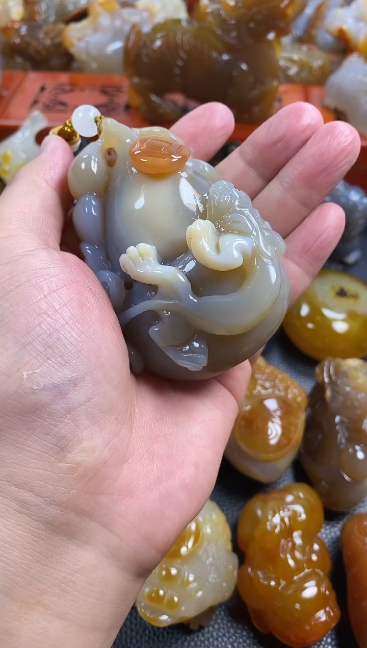 玛瑙/玉髓挂件未镶嵌逍****明1