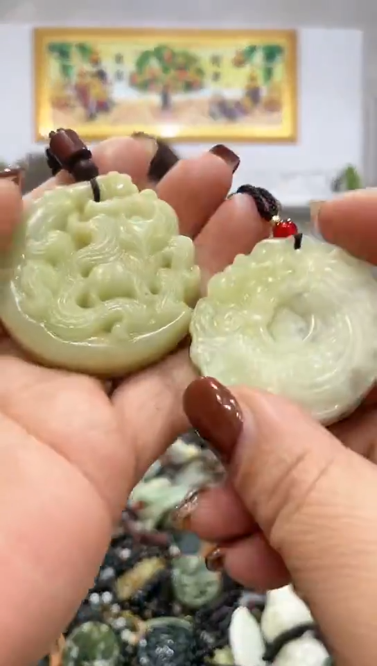 未镶嵌岫玉挂件 