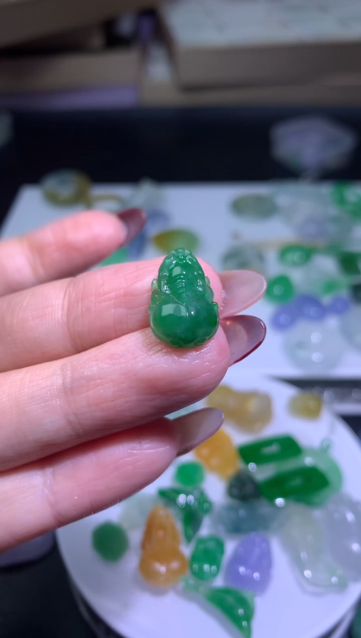 【闪购商品】定制翡翠未镶嵌毛货