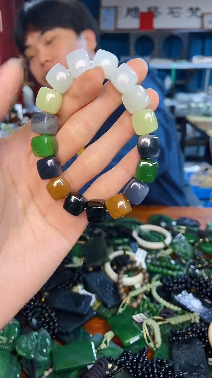 未镶嵌和田玉挂件1