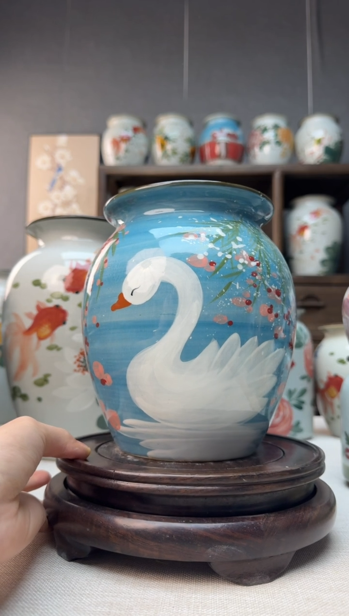 【闪购商品】瓶景德镇手绘陶瓷花瓶无孔高18口13左右