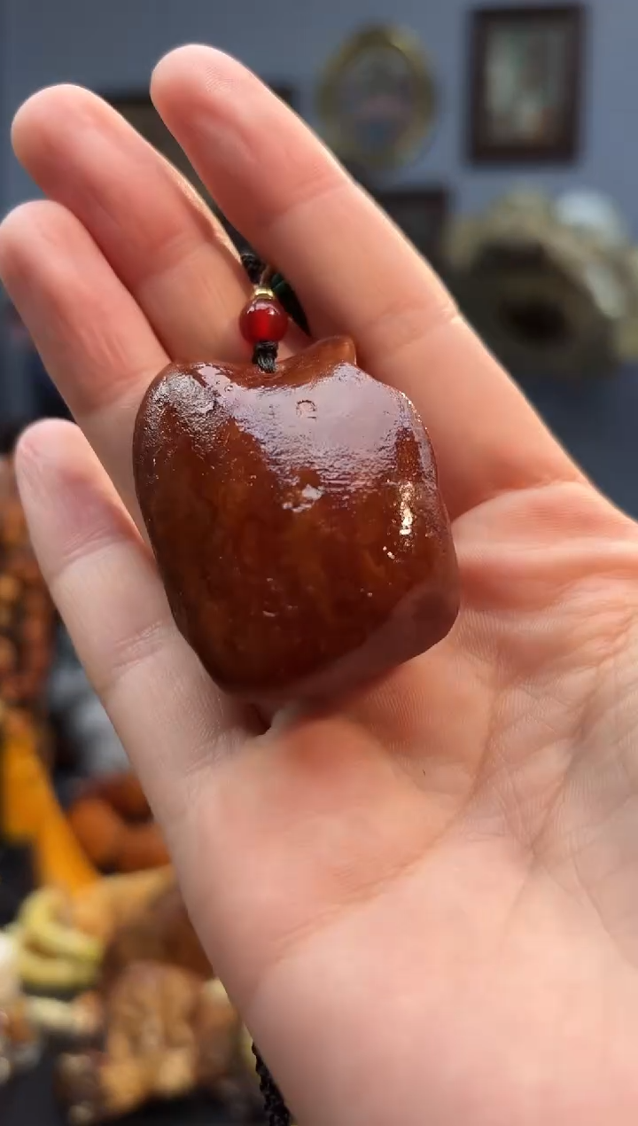 琥珀颈饰未镶嵌吊坠