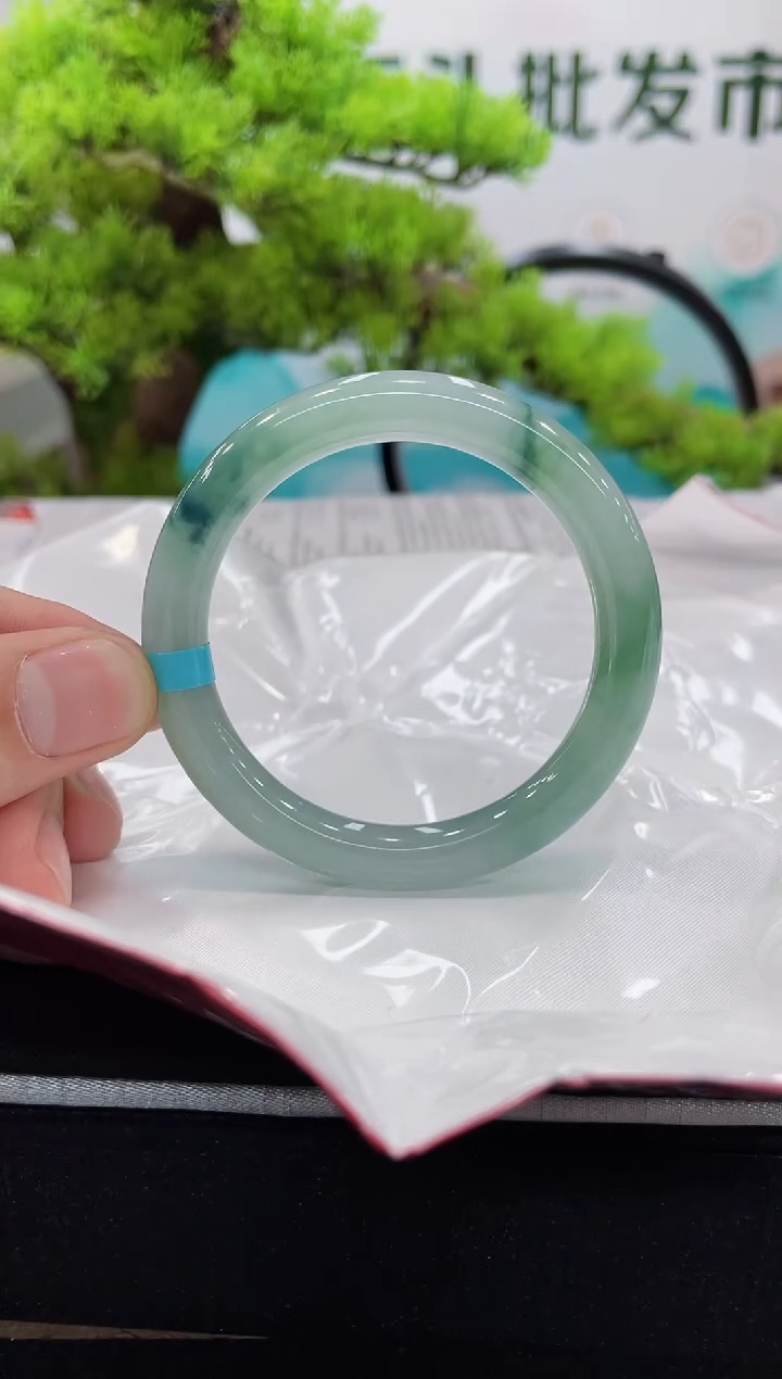 【闪购商品】翡翠手镯未镶嵌手镯