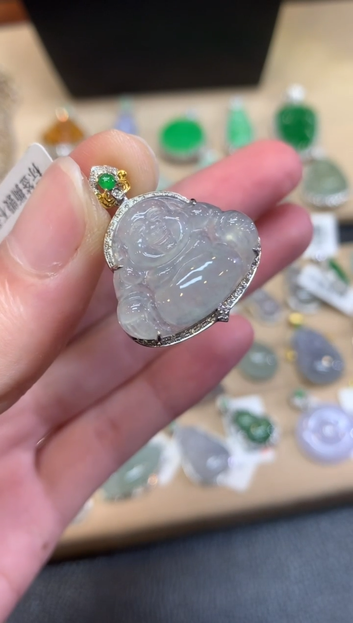 翡翠18K金镶嵌颈饰佛公【无服务费】