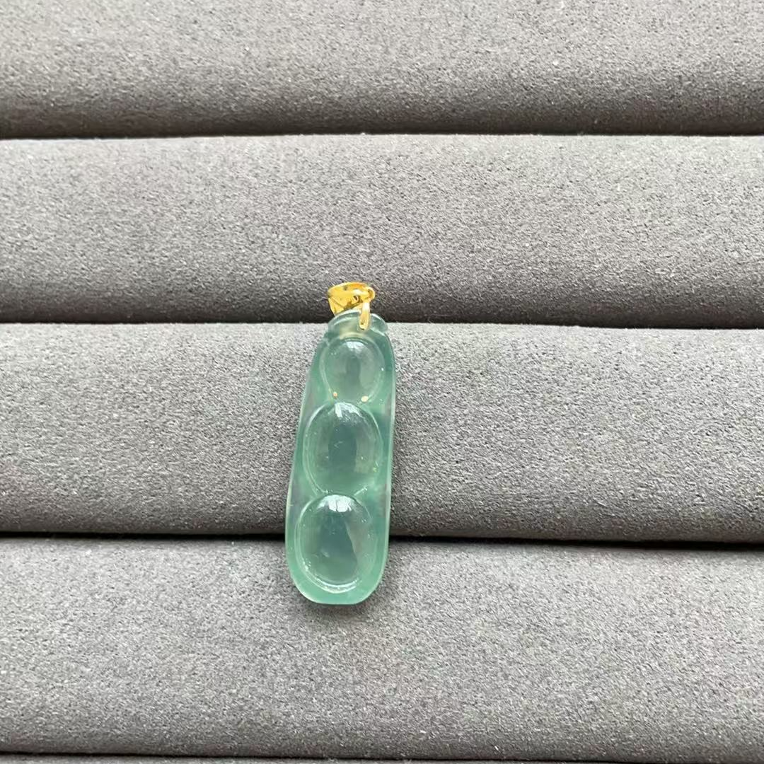天然A货翡翠18K金扣头豆子